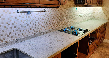 Кварцевая столешница из искусственного камня под дерево Avant Quartz 9010 Корсика